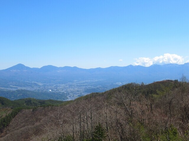守屋山山頂から八ヶ岳から奥秩父の山並み景色