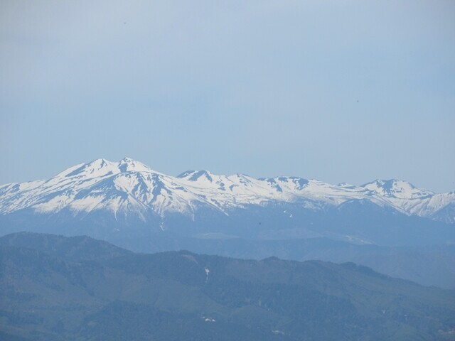 経ヶ岳権兵衛峠登山ルートからの乗鞍岳遠望