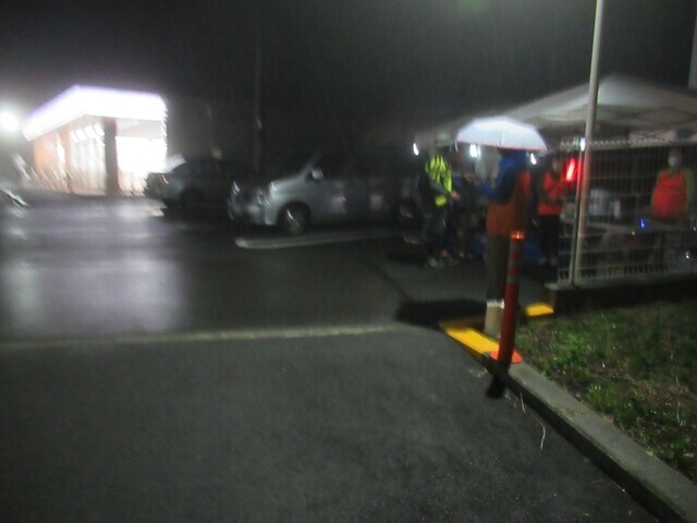 第5エイド(チェックポイント)に到着の様子