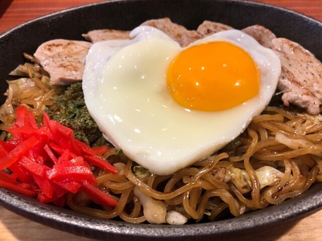 富士山一周ウルトラウォーキング完歩後に食べた富士宮焼きそば