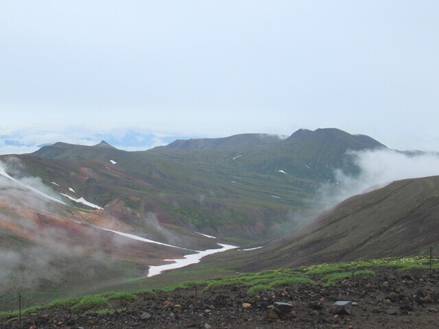 裏旭キャンプ指定地を目指して登山スタートの様子