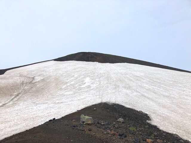 振り返っての大雪山旭岳の山頂景色