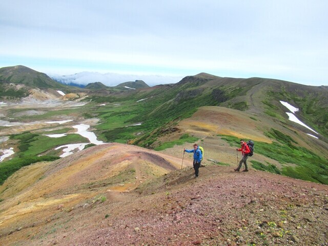 北海岳へ登山している登山者
