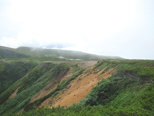 化雲岳の山頂から忠別岳方面の景色