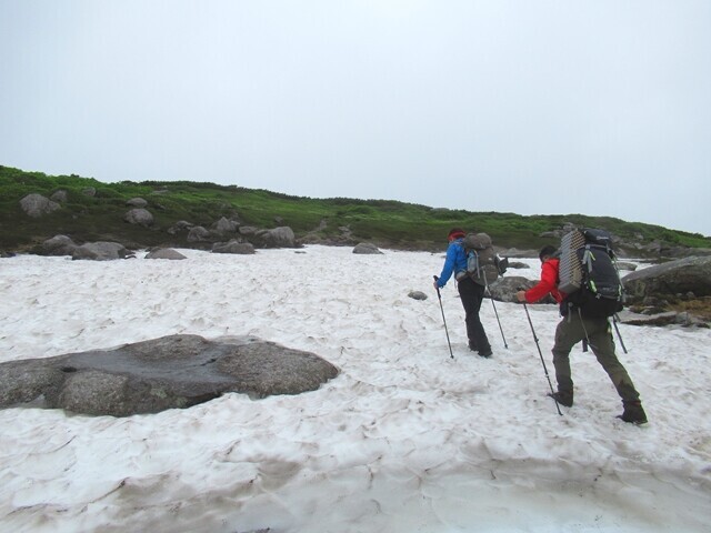 天人峡温泉登山ルート上にあった雪渓