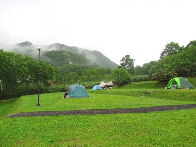 五色温泉野営場の朝の様子