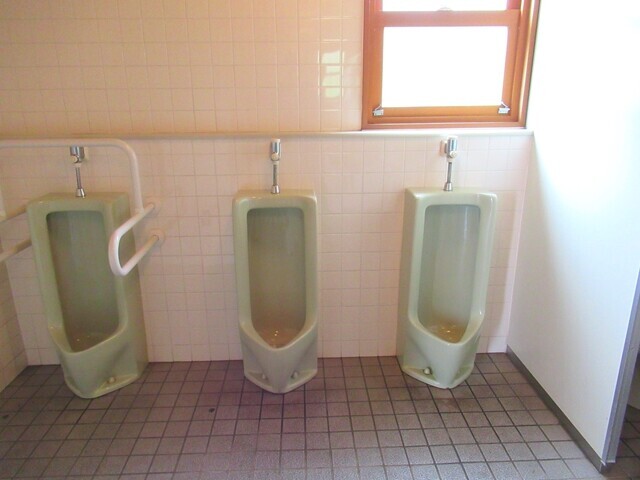 五色温泉野営場のトイレの様子