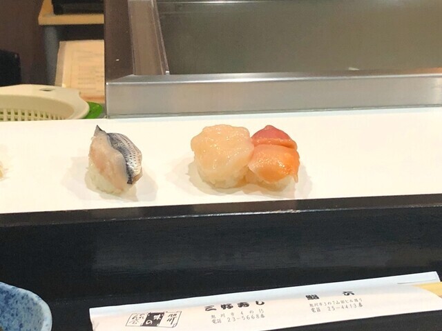 鮨六のお寿司を注文してレビュー開始の様子
