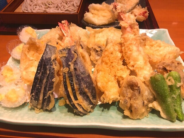 秦野一の屋てんぷら盛り合わせ