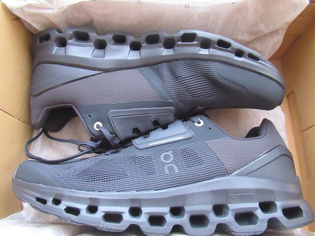 オン クラウドストラトスランニングシューズレビュー！サイズ感