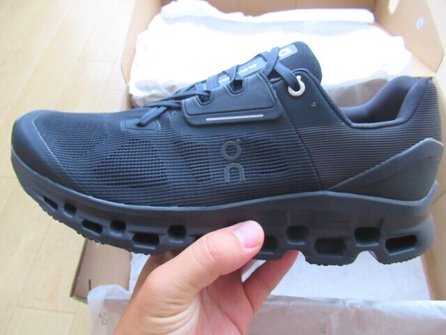 オン クラウドストラトスランニングシューズレビュー！サイズ感