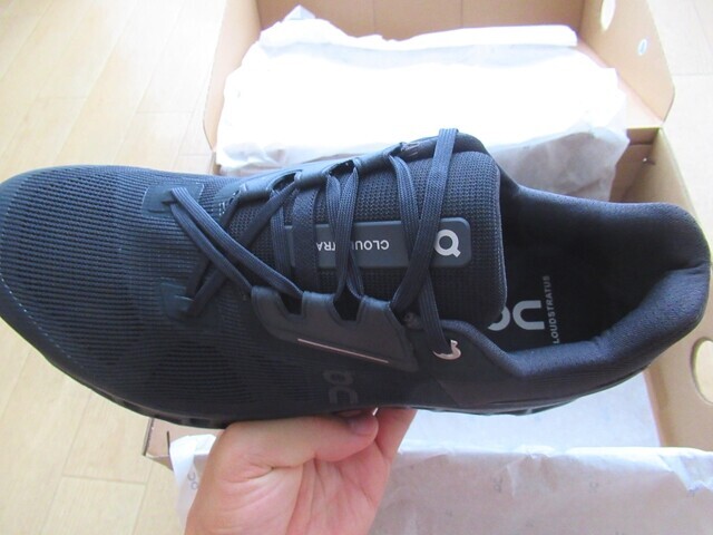 オン クラウドストラトスランニングシューズレビュー！サイズ感