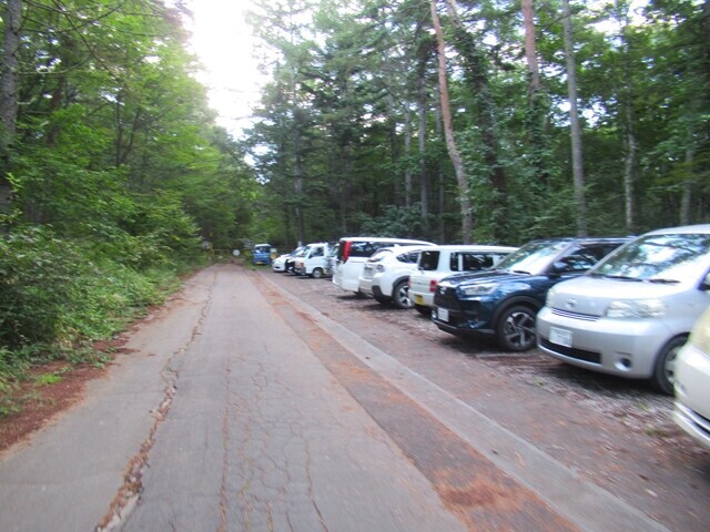 阿弥陀岳登山口（御小屋尾根）無料駐車場