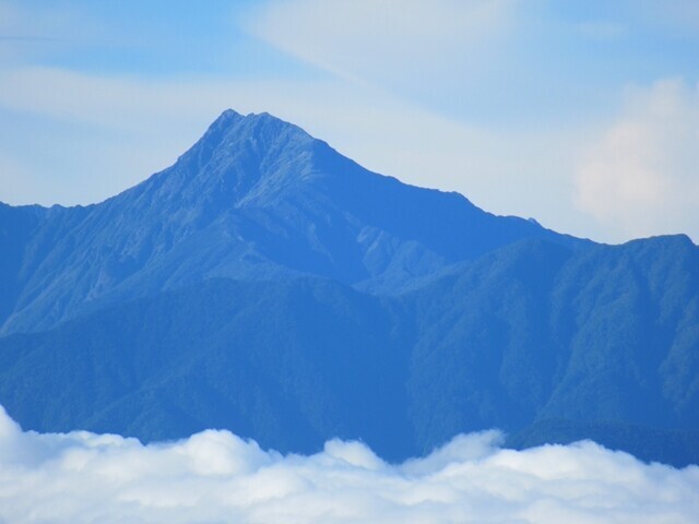 御小屋尾根からの北岳景色