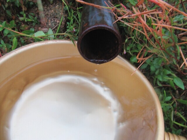 御西避難小屋の水場