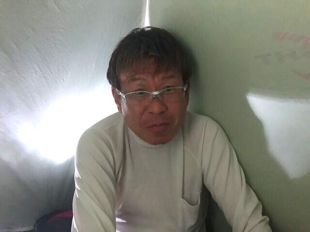 御西避難小屋でテント泊の様子