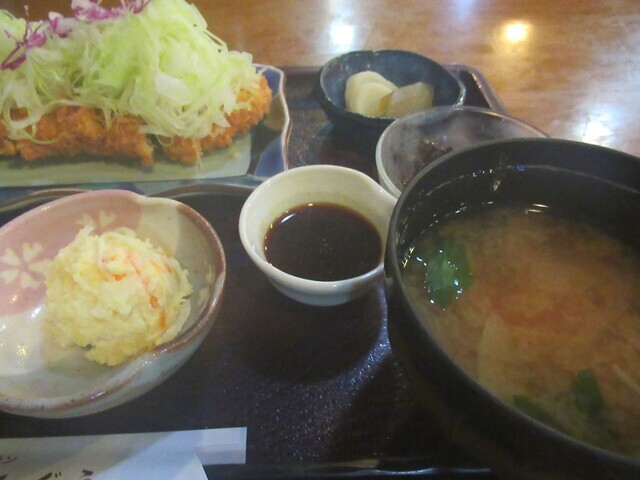 田舎風とん勝定食（ロース）のメニューの内容