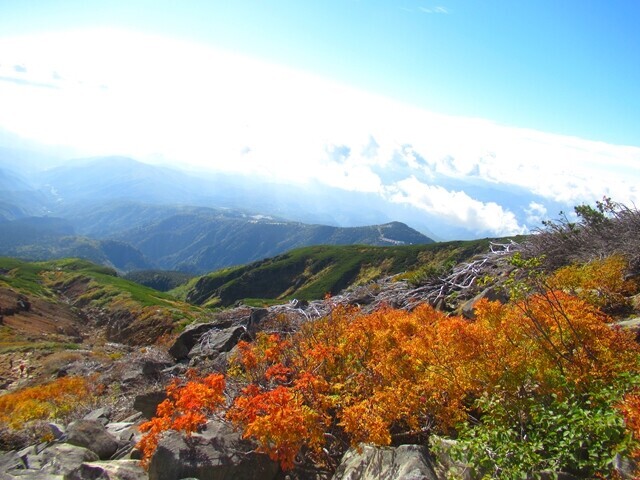 御嶽山からの下界の景色