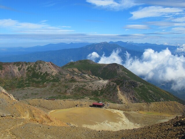 噴火する前は綺麗だった御嶽山の二の池