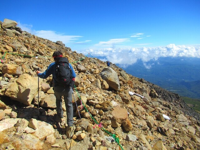 二ノ池への登山ルート足場が悪い様子