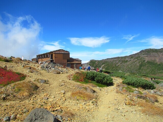 二の池ヒュッテと周辺の様子