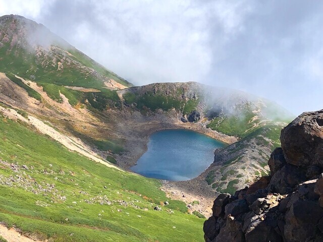 白竜避難小屋から眺める三ノ池