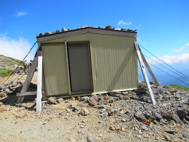 三ノ池避難小屋の建屋の様子
