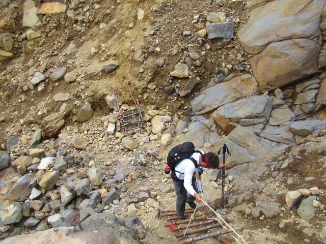 三ノ池から女人堂登山道を歩く
