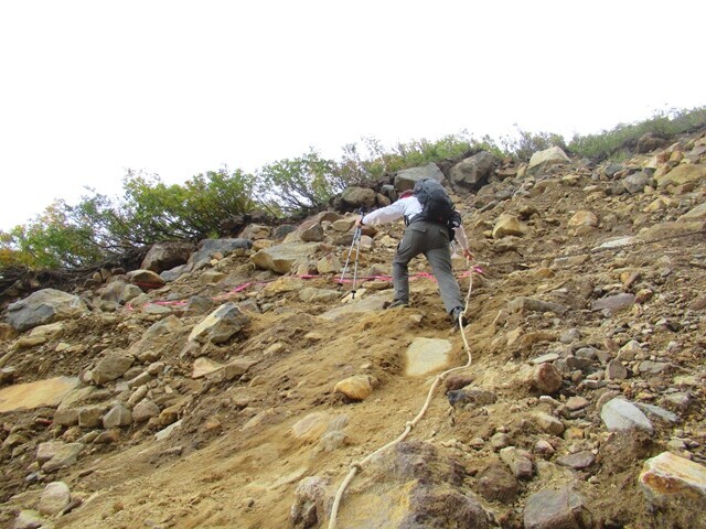 御嶽山の登山ルートヘルメットを着用した方が良い箇所