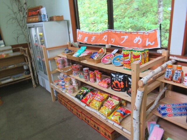 高メソキャンプ場の売店の品揃え