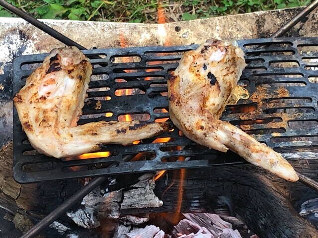 キャンプで鶏肉料理