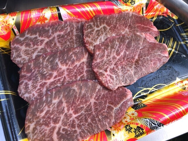 高メソキャンプ場で焼肉の様子