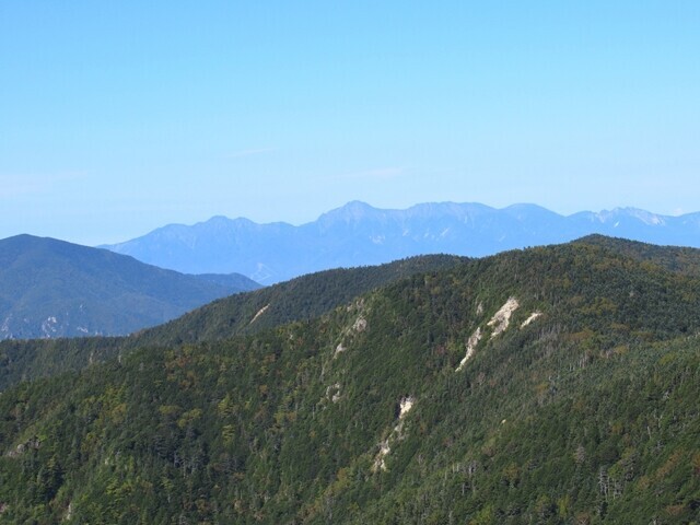 甲武信ヶ岳方面から見る八ヶ岳