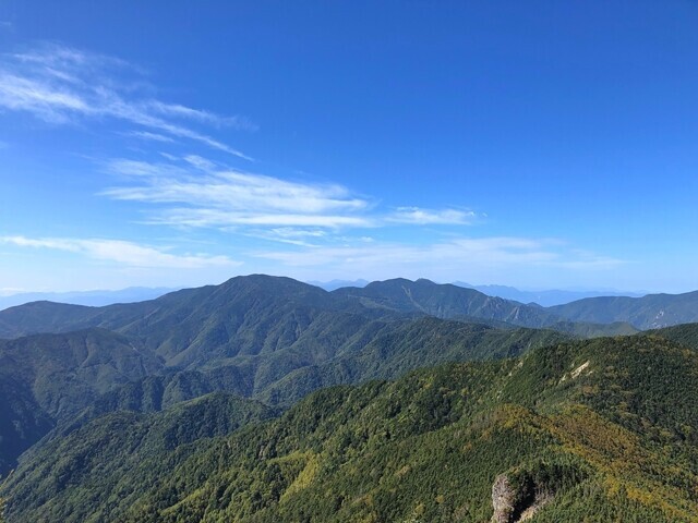 甲武信ヶ岳から奥秩父景色