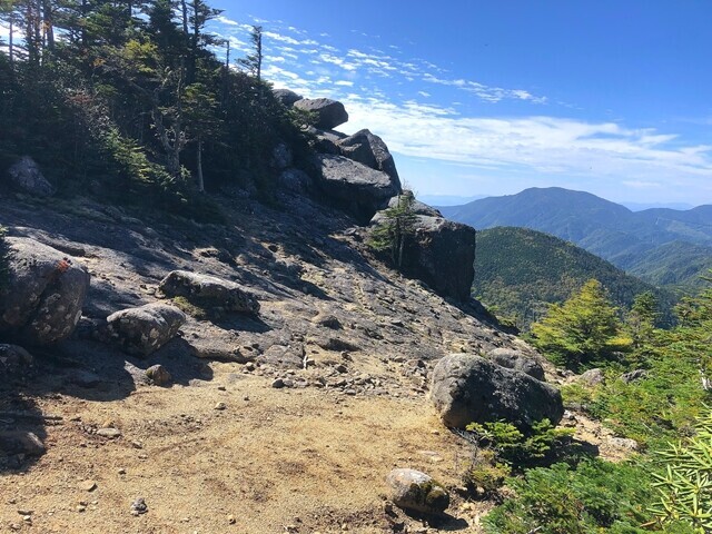 三宝岩