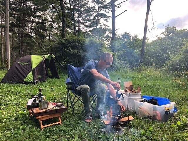 キャンプ料理の開始の様子