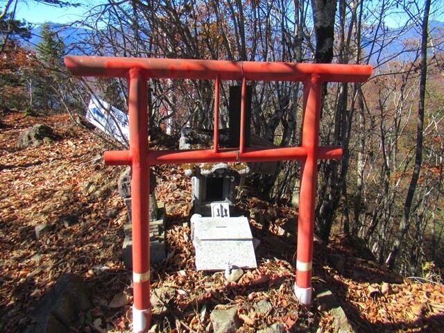 富士見山展望台の祠