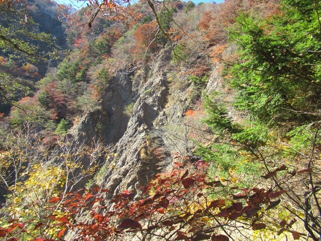 平須登山ルートからの崩壊地景色