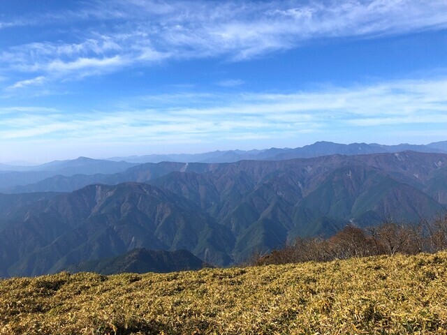 下十枚山から十枚山への登山コースからの景色