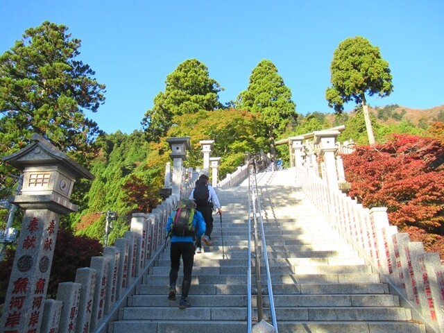 大山下社の阿夫利神社参道の様子