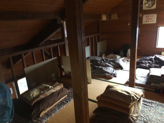 蛭ヶ岳山荘の部屋の様子