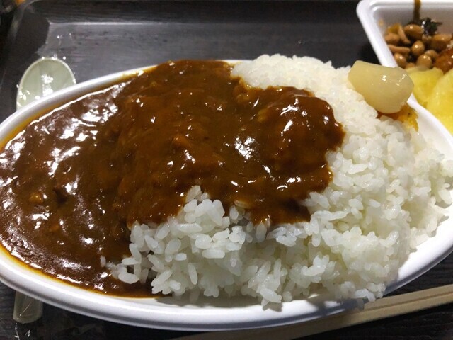 蛭ヶ岳山荘の夕食は大盛カレー