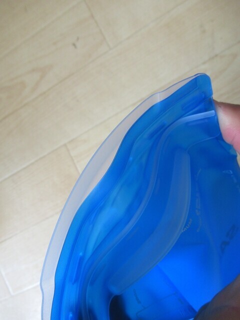 サロモンハイドレーションの水を入れる所