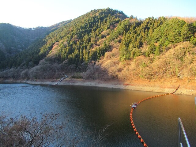 鴨沢ルートを使って雲取山を目指して登山スタートの様子