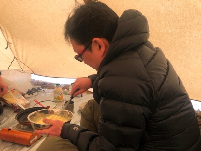 キャンプ料理で作ったピザホットケーキ