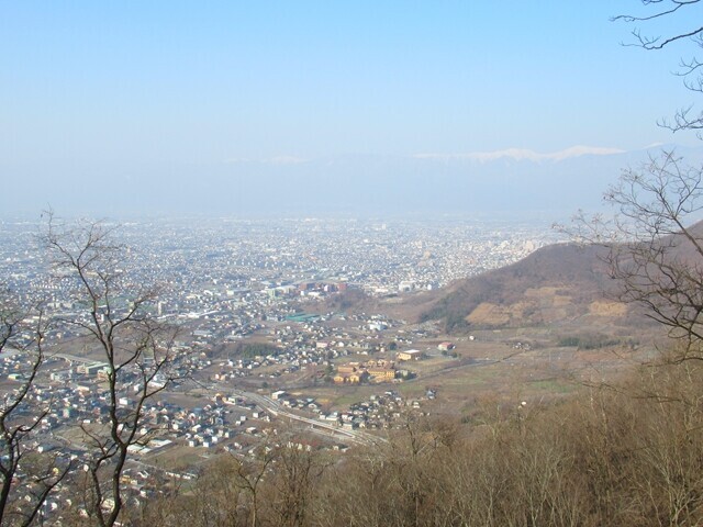 大蔵経寺山から甲府市街の景色