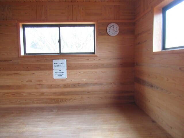 加入道避難小屋内部の広さ