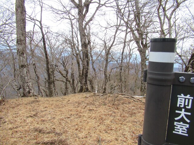 前大室からネイチャーランドオム・椿荘オートキャンプ場経由で久保吊り橋へ下山の様子