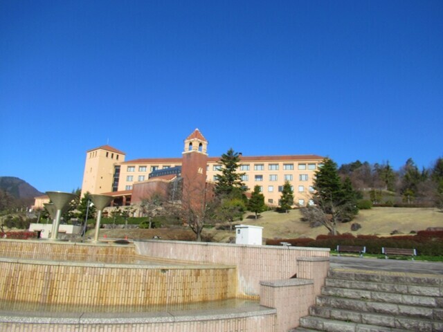 笛吹川フルーツ公園内のホテル