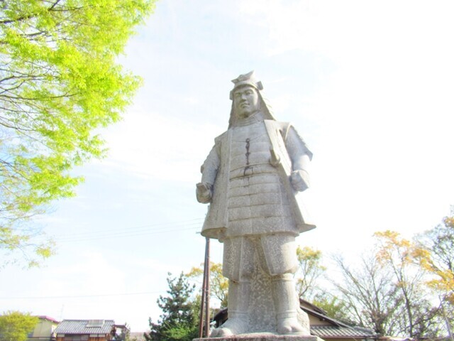 坂本城址明智光秀石像